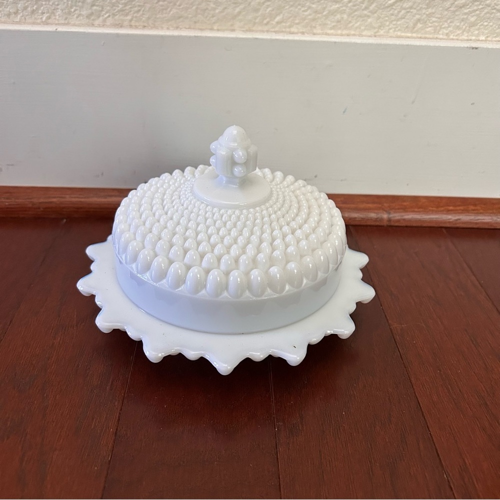 Westmoreland White American Hobnail
Milk Glass Butter/Cheese Dome
Covered Dish